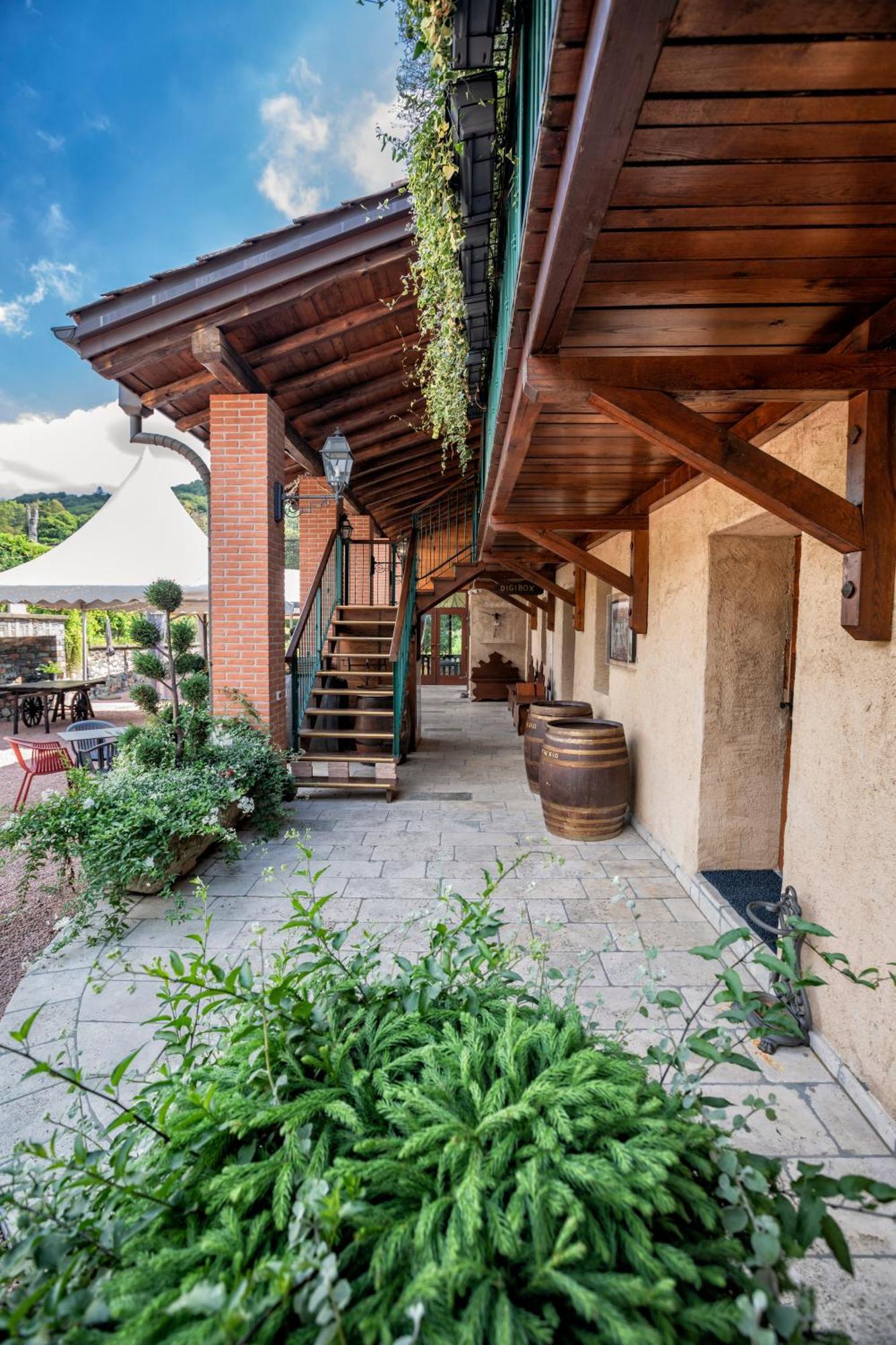Wine & Art Relais Vallombrosa Castelrotto Extérieur photo